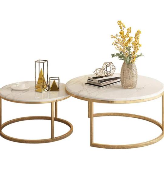 Luxe set van 2 marmeren koffietafels met gouden metalen basis, elegant woonkamermeubilair