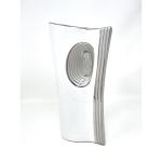 Moderne decoratieve vaas bloemenvaas tafelvaas keramiek wit/zilver hoogte 26 cm breedte 17 cm