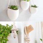 3-delige set porseleinen wandvazen, incl. houten haken, mat wit